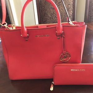 Micheal Kors red Bag/Wallet set